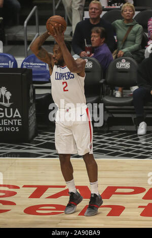 Los Angeles, USA. 11 Nov, 2019. LA Clippers vorwärts Kawhi Leonard (2) während der Toronto Raptors vs Los Angeles Clippers at Staples Center am 11. November 2019. (Foto durch Jevone Moore) Credit: Cal Sport Media/Alamy leben Nachrichten Stockfoto