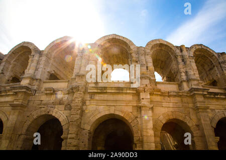 Römische Amphitheater in Arles Frankreich Stockfoto