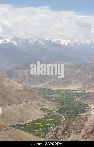 Indus Tal Blick von Changla Pass, Jammu und Kaschmir, Indien Stockfoto