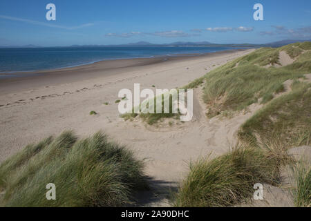 Harlech Strand North West Wales UK durch das Schloss Stockfoto