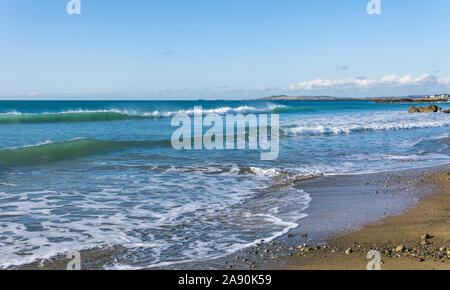 Blick auf den Strand von Porth Tyn Tywyn in der Nähe von Rhosneigr auf der Insel Anglesey, North Wales, UK. Am 29. Oktober 2019 übernommen. Stockfoto