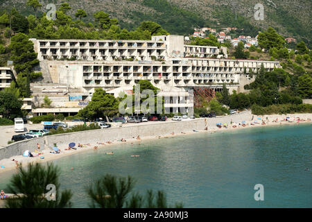 Kupari Beach Resort, Kroatien. Die Bucht von verlassenen Hotels. Die bombardiert, geplündert und zerstört Hotels durch die JNA aufgegeben, nachdem die Heimat Krieg Stockfoto