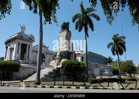 Monumento Jose Miguel Gomez (Jose Miguel Gomez Denkmal) auf der Avenida de los Präsidenten im Stadtteil Vedado Havanna in Kuba Stockfoto