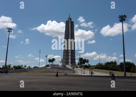 Die 109 m (358 ft) José Martí Memorial Tower ist einer der wichtigsten Havanna Sehenswürdigkeiten und touristische Attraktionen in der Mitte der Plaza Revolution im Vedado Stockfoto