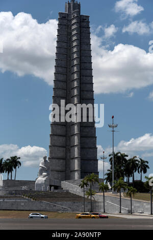 Die 109 m (358 ft) José Martí Memorial Tower ist einer der wichtigsten Havanna Sehenswürdigkeiten und touristische Attraktionen in der Mitte der Plaza Revolution im Vedado Stockfoto