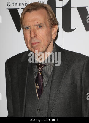 Dec 01, 2017 - London, England, UK-Sky Frauen in Film und TV Awards 2017, London Hilton - Roter Teppich Ankünfte Foto Sauen: Timothy Spall Stockfoto