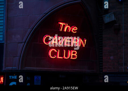Liverpool, Großbritannien - 30. Oktober 2019: Unterzeichnung des weltbekannten Cavern Club in Liverpool, Eingang Stockfoto