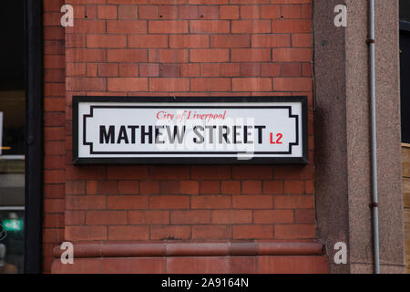 Liverpool, Großbritannien - 30. Oktober 2019: Zeichen für Matthew St in Liverpool. Die Heimat der berühmten Cavern Club Veranstaltungsort Stockfoto