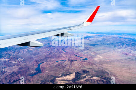 Fliegen über dem Colorado River in Arizona, USA Stockfoto