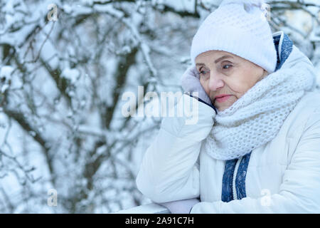 Close up Portrait von umgekippt Schöne ältere Frau Stockfoto