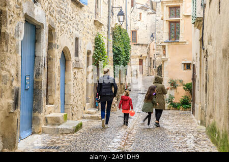 Frankreich, Ardèche, Vivarais, Rochemaure, Straße der alten Dorf // Frankreich, Ardèche (07), Vivarais, Rochemaure, rue du vieux village Bas Stockfoto