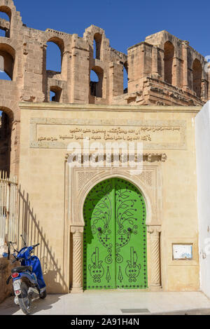 Das römische Amphitheater und die Moschee von El Jem auf Tunesien, Unesco Weltkulturerbe Stockfoto