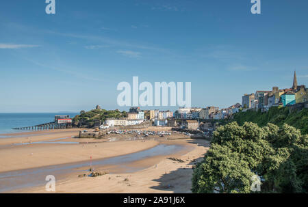 Sommer Blick auf Strand und Hafen, Strand, Tenby, Pembrokeshire, Wales. Stockfoto