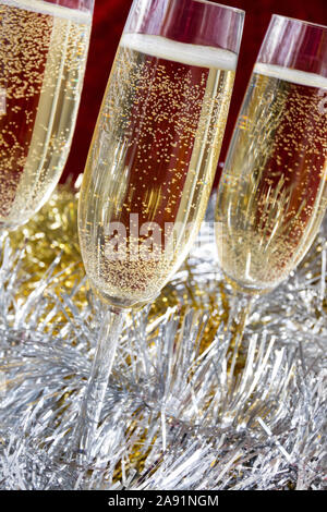 Champagner und festliche Dekoration Stockfoto
