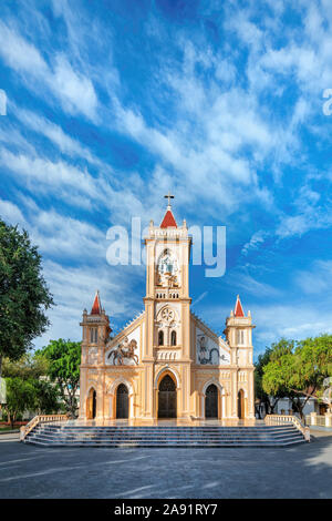 Tan Huong Kirche, Kon Tum, Vietnam Stockfoto