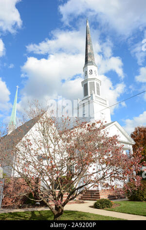 WESTFIELD, NEW JERSEY - 02 Nov 2019 : Äußeres der ersten Gemeindekirche in der historischen Innenstadt von Westfield. Stockfoto