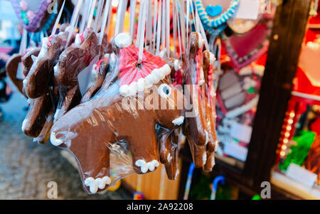 Gingerbread cookies am Weihnachtsmarkt von Deutschland Stockfoto