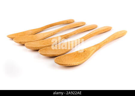 Fünf flachen Löffel Bambus in einer Reihe Stockfoto