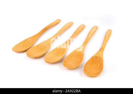 Fünf flachen Löffel Bambus in einer Reihe Stockfoto