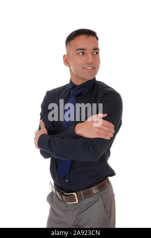 Ein schöner Osten indischen Geschäfts Mann im Studio auf weißem Hintergrund in ein schwarzes Hemd mit verschränkten Armen Stockfoto