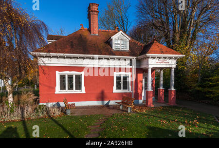 Die Stadt Cork, Cork, Irland. 12. November 2019. Der Präsident und Oberbürgermeister Pavillon vor den Toren von Fitzgerald's Park in Cork. Fitzgerald's Park i Stockfoto