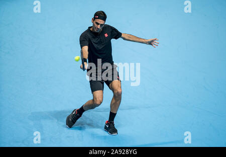 London, Großbritannien. 12 Nov, 2019. Roger Federer (Schweiz) während der Tag 3 der Nitto ATP-Tennisturniers in London in der O2, London, England am 12. November 2019. Foto von Andy Rowland. Credit: PRiME Media Images/Alamy leben Nachrichten Stockfoto