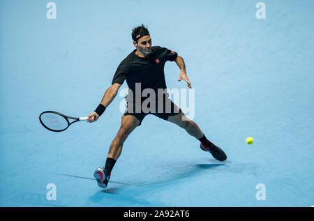 London, Großbritannien. 12 Nov, 2019. Roger Federer (Schweiz) während der Tag 3 der Nitto ATP-Tennisturniers in London in der O2, London, England am 12. November 2019. Foto von Andy Rowland. Credit: PRiME Media Images/Alamy leben Nachrichten Stockfoto