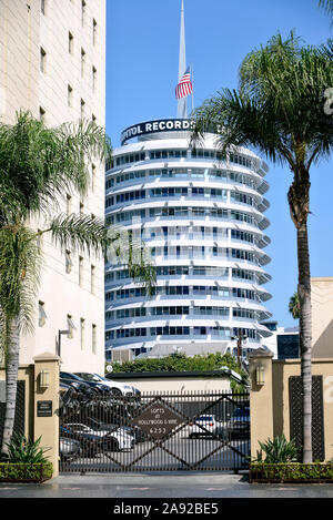 Capitol Tower, Sitz der Gesellschaft von Capitol Records in Hollywood, Los Angeles, Kalifornien, USA Stockfoto