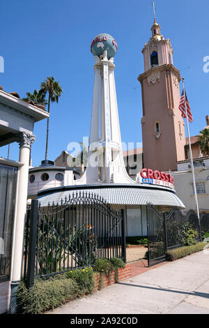 Ikonische Gebäude, Kreuzung der Welt, im Einkaufszentrum, auf dem Sunset Boulevard, Hollywood, Los Angeles, Kalifornien, USA Stockfoto