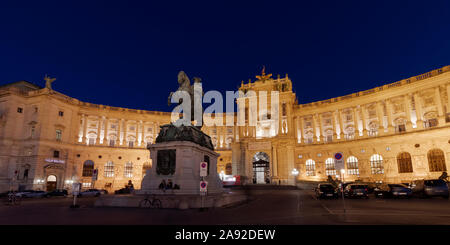 Wien, Österreich - 29 Oktober, 2019: Hofburg bei Nacht, voll ausgeleuchtet. Stockfoto