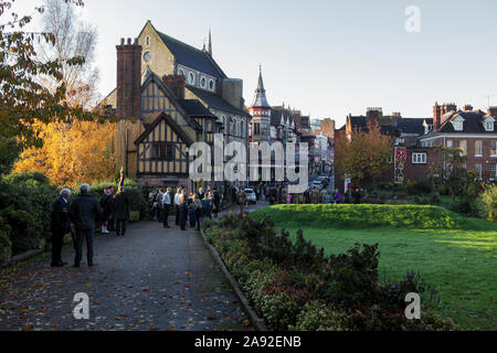 Tag der Erinnerung Gedenken an einem schönen Sonntag im November, gesehen hier bei Shrewsbury Castle in Shropshire, England. Stockfoto