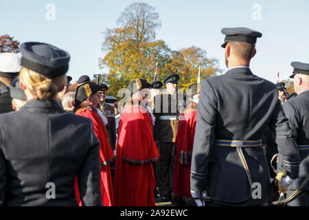 Tag der Erinnerung Gedenken an einem schönen Sonntag im November, gesehen hier in Shrewsbury, Shropshire, England. Stockfoto