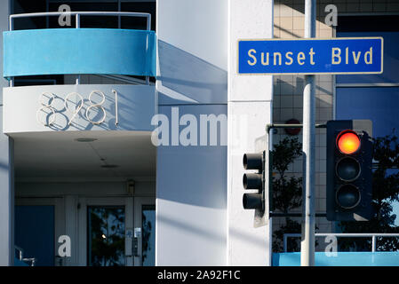 Straßenschild Sunset Boulevard am Sunset Strip in West Hollywood, Los Angeles, Kalifornien, USA Stockfoto