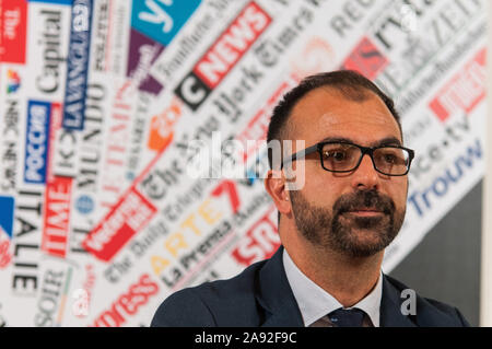 Rom, Italien, 12. NOVEMBER Pressekonferenz an die ausländische Presse von Lorenzo Fioramonti Minister für Bildung, Universität und Forschung, über sc zu sprechen Stockfoto