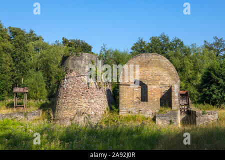 Essex, Großbritannien - 25 August 2019: Überreste eines Drücken Sie Haus - verwendet Kordit zu drücken, wenn der Treibstoff im Royal Gunpowder Mills in Waltham Abbey, U Stockfoto