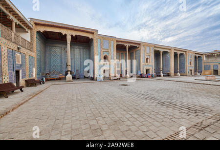 Geflieste Wände im Harem, Tash Khauli Palast, auch bekannt als Tash Hauli oder Tosh Hovli, Itchan-Kala, Chiwa, Usbekistan, in Zentralasien Stockfoto