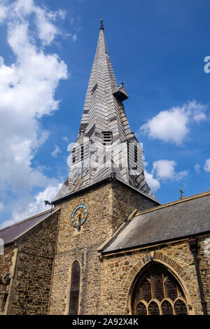 Ein Blick auf die St. Peters Kirche in der Stadt von Barnstaple in North Devon, Großbritannien. Stockfoto