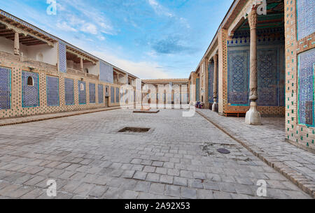 Geflieste Wände im Harem, Tash Khauli Palast, auch bekannt als Tash Hauli oder Tosh Hovli, Itchan-Kala, Chiwa, Usbekistan, in Zentralasien Stockfoto