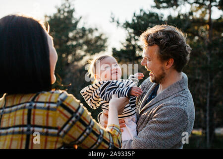 Eltern mit baby Stockfoto