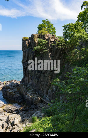 Helligdomsklipperne, Steilküste, Felsen, Klippen, Bornholm, Ostsee, Daenemark Stockfoto