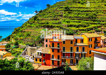 Eine schöne Aussicht beim Erkunden der zurück um die Riomaggiore Dorf, das ist ein kleines Dorf in der Region Ligurien in Italien wegen. Stockfoto