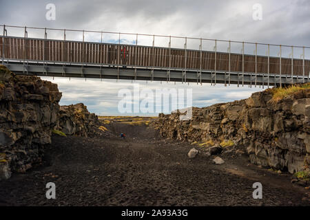 Brücke zwischen Europa und Nordamerika Kontinente in Reykjanes, Island touristische Attraktion Stockfoto