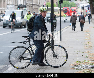 Downing Street, London, UK. 2. Juni 2015. Minister der Regierung an einer Politik und der Kabinettssitzung in der Downing Street. Bild: Boris Johnson. Stockfoto