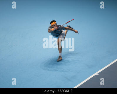 O2, London, UK. 12. November 2019. Nitto ATP-Finale am Abend singles Match, Novak Djokovic (SRB) (2) vs Dominic Thiem (AUT) (5). Credit: Malcolm Park/Alamy Leben Nachrichten. Stockfoto