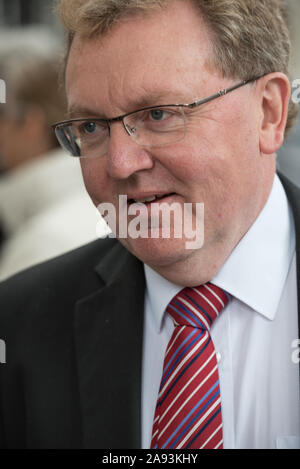 Downing Street, London, UK. 9. Juni 2015. Minister der Regierung nehmen an der wöchentlichen Kabinettssitzung in der Downing Street. Bild: Staatssekretär Stockfoto