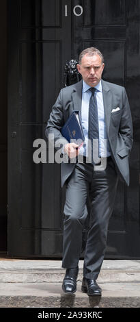 Downing Street, London, UK. 9. Juni 2015. Minister der Regierung verlassen, Downing Street nach der Teilnahme an der wöchentlichen Kabinettssitzung. Bild: Mark Sedw Stockfoto