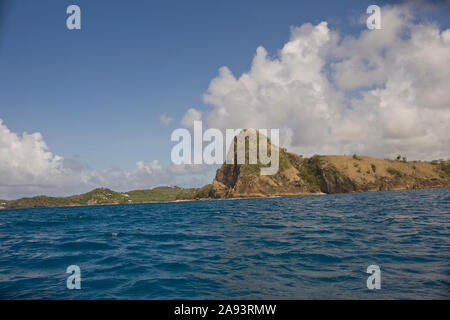 Remote Küste unter einem bewölkten Himmel. Stockfoto