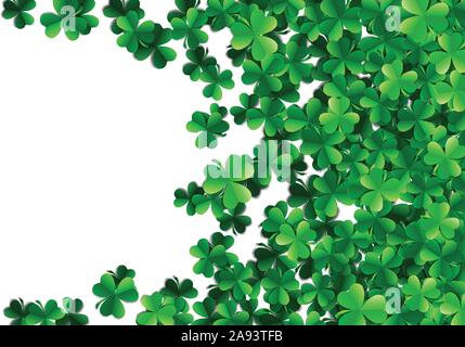Saint Patricks Day Hintergrund mit gesprüht grünen Klee Blätter oder Shamrocks Stock Vektor