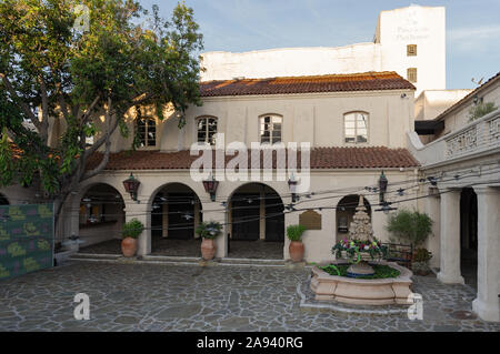 Der Pasadena Playhouse Courtyard in Los Angeles County. Dieses Spielhaus ist das offizielle Theater des Bundesstaates Kalifornien. Stockfoto