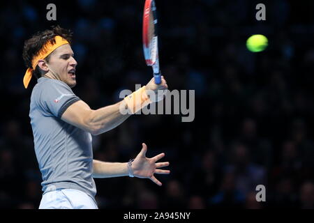 London, Großbritannien. 12 Nov, 2019. Dominic Thiem von Österreich zeigt den Geist, die besiegt Novak Djokovic aus Serbien während der singles Match bei der ATP World Tour Finale in der O2 Arena am 12. November 2019 in London, England. Foto von Paul Cunningham Credit: Paul Cunningham/Alamy leben Nachrichten Stockfoto